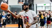 Клуб Леброна перенес матч NBA из-за сильнейшего пожара