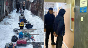 Воровал и собирал: мужчину с синдромом Плюшкина задержали в Семее