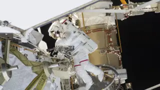 Астронавты NASA впервые за семь месяцев покинули МКС