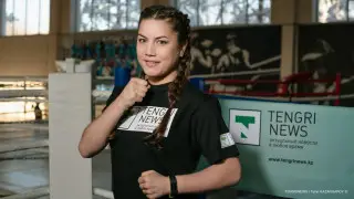 Самый богатый боксер мира обратился к чемпионке из Казахстана
