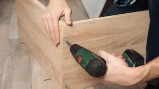 Астанчанин подал в суд на мебельщиков, но не смог вернуть всю сумму из-за одной ошибки