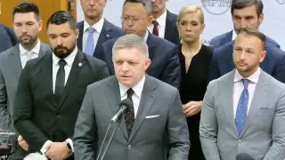 Премьер-министр Словакии заявил об угрозе госпереворота в стране