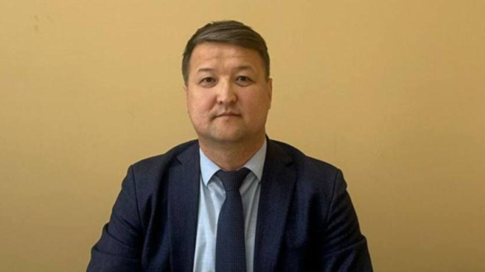 Учитель упал с елки: замакима Семея получил статус подозреваемого