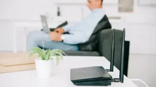 Турлов связал проблемы с интернетом с “Казахтелекомом“