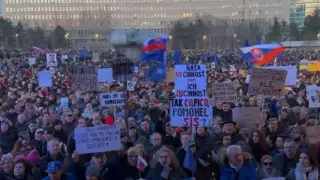 Многотысячная акция протеста против правительства Фицо проходит в Словакии