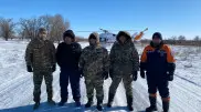 Вертолет подняли в воздух для поиска пропавших мужчин в Жетысу
