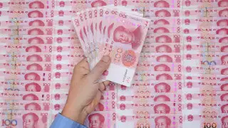 Благодарность работникам: китайская компания раздала сотрудникам 8,2 миллиона долларов