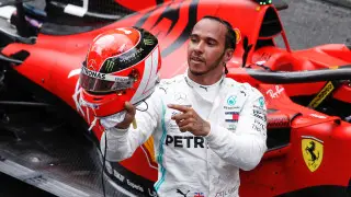 Лучший гонщик “Формулы-1“ попал в аварию