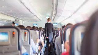 Кричал о бомбе, дрался: дебошир рейса из Астаны избежал наказания?