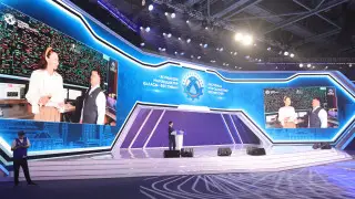 Соцпакет и высокая зарплата: школьникам показали плюсы рабочих профессий