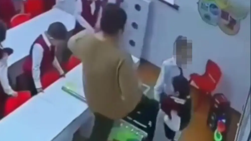 кадр из видео