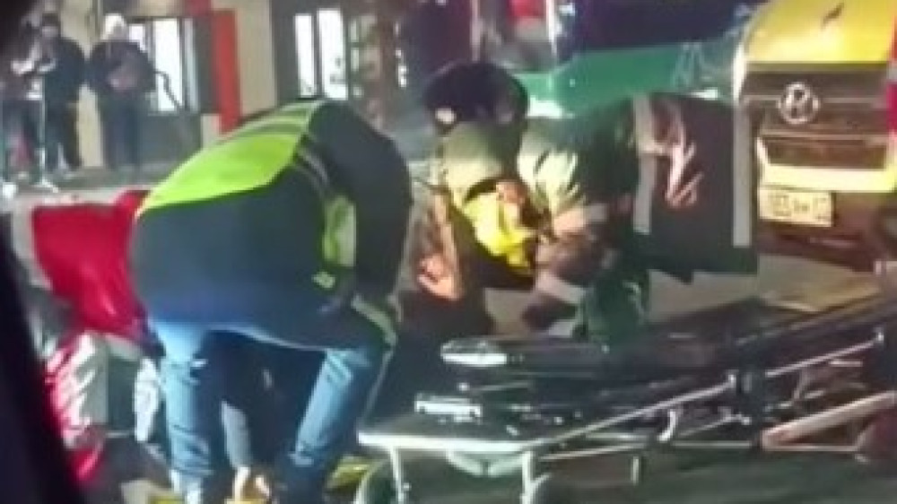 Перебегавшего дорогу мужчину сбил внедорожник в Алматы