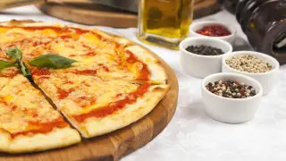 Три быстрых пиццы без замешивания теста для ленивых