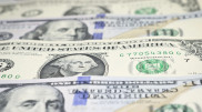 Курс доллара снова упал ниже 500 тенге