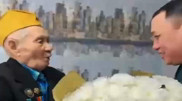 101-летнего ветерана из Астаны поздравили с юбилеем Победы