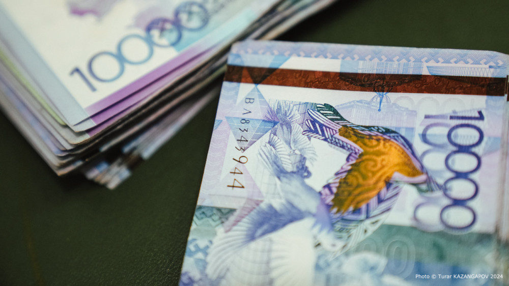 Сколько налогов уходит из зарплаты каждого казахстанца на самом деле