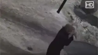 Сосулька убила женщину: в Казнете распространяют страшные кадры