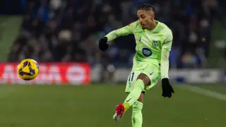 “Барселона“ вырвала победу в 1/8 финала, несмотря на удаление