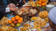 “Ритуал, а не веселье“: как казахи распределяют мясо за дастарханом