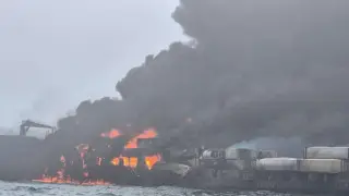 Пожар в Северном море: нефтяной танкер столкнулся с грузовым судном