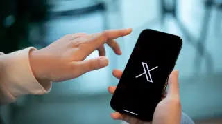 Массовый сбой в соцсети X: Маск рассказал о масштабной кибератаке