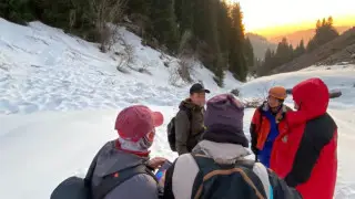 “Где наш вертолет“: спасатели проучили туристов