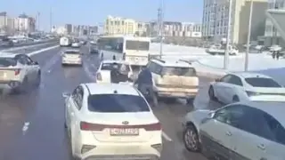 “Успокойтесь, ребята“. В Астане арестовали участников разборок на дороге