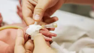 Получил ожоги в роддоме: малыша санавиацией отправили в Астану