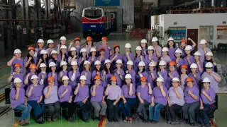 Как женщины осваивают и меняют рабочие профессии