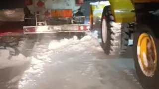 Более 200 авто застряли на трассе на востоке Казахстана: видео