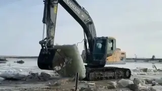 В Актюбинской области паводковые воды размыли временную переправу