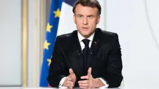 Макрон призвал Москву “четко ответить“ по поводу прекращения огня