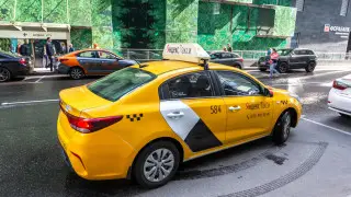 Сколько “Яндекс.Такси“ зарабатывает с каждой поездки, рассказали в АЗРК