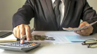 Казахстанские компании могли скрыть от налоговой полтриллиона тенге: подробности