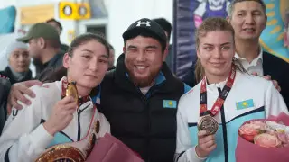 В аэропорту Астаны встретили триумфаторов чемпионата мира по боксу