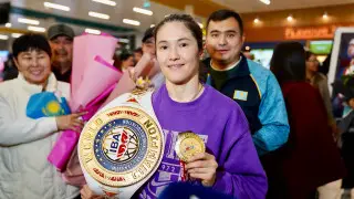 Золото, гордость и овации: как встретили победителей ЧМ по боксу в Алматы