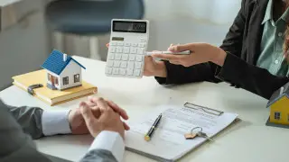 Обращаться ли к ипотечным брокерам? О популярных схемах обмана рассказала алматинка