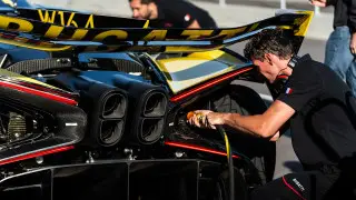 Фантастический Bugatti Bolide проходит финальные тесты перед производством