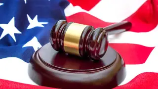 Сотрудники “Голоса Америки“ подали в суд на администрацию Трампа