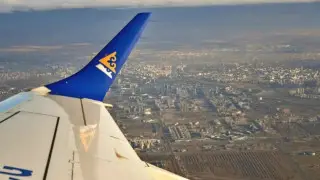 Казахстанский самолет совершил вынужденную посадку в Азербайджане