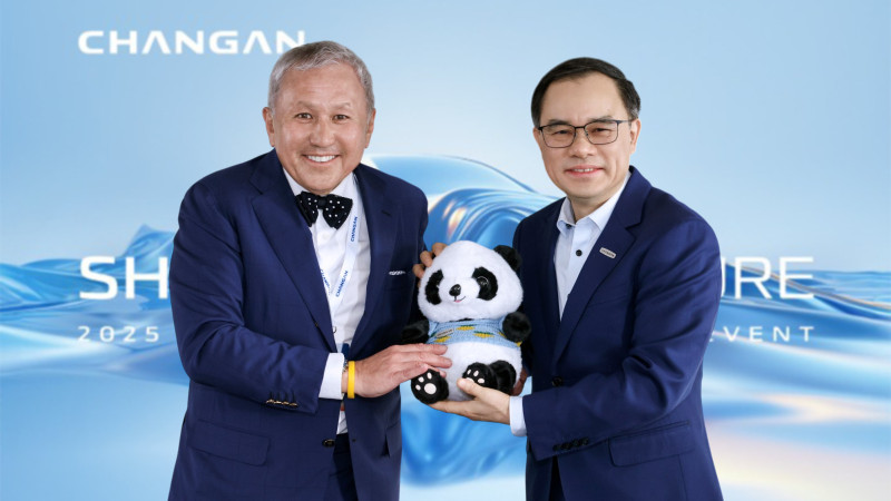 Нурлан Смагулов, основатель "Астана Моторс", Чжу Хуарун, председатель Changan Automobile Co. Фото: Changan Automobile Group