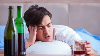 В каком возрасте самое сильное похмелье, выяснили ученые