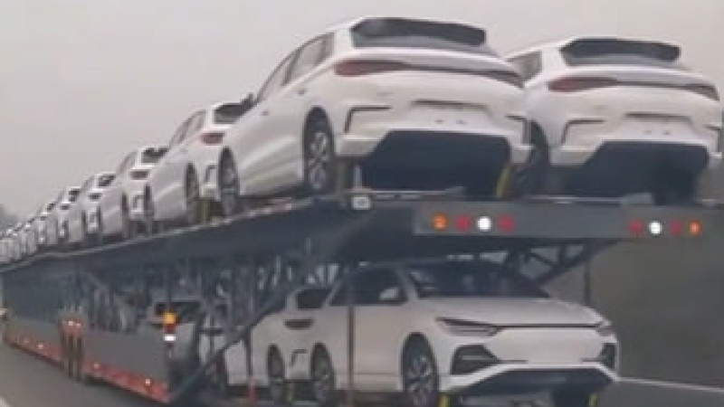 Кадры из видео