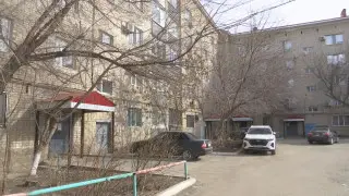 В актюбинской пятиэтажке “отремонтировали“ лифт, которого там никогда не было