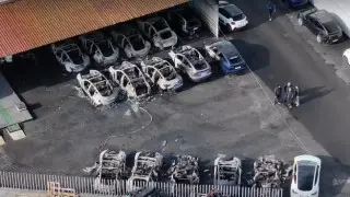 Протесты продолжаются: автосалон Tesla подожгли в Италии