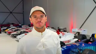 Американский блогер купил болид “Формулы-1“ и планирует уничтожить Bugatti