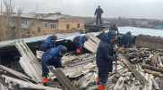 Штормовой ветер сносит крыши и автомобили в Карагандинской области: спасатели сделали заявление