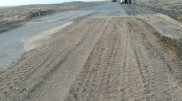 В “КазАвтоЖоле“ объяснили латание ям на дорогах песком