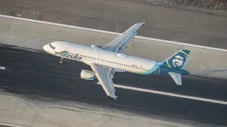 Самолет вернулся в аэропорт через 10 минут из-за странного запаха