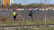 Погоня полицейского за мужчиной попала на видео в Алматы